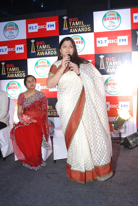 kushboo in saree at big fm et awards actress pics